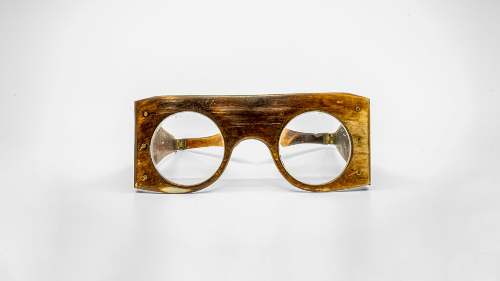 19_MMGlasses_16x9_V1_LBI